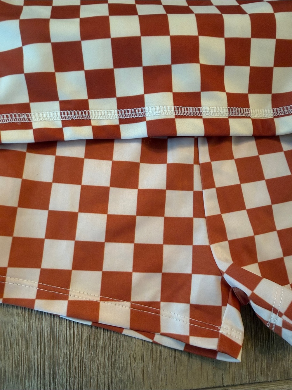Kids Checkerboard Rashguard Set - Rust & White - Picture 4 of 6